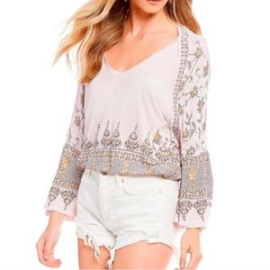 NWT FREE PEOPLE MEDALLION PRINT V-NECK, LONG SLEEVE TOP SIZE XS Boho Chic Floral
